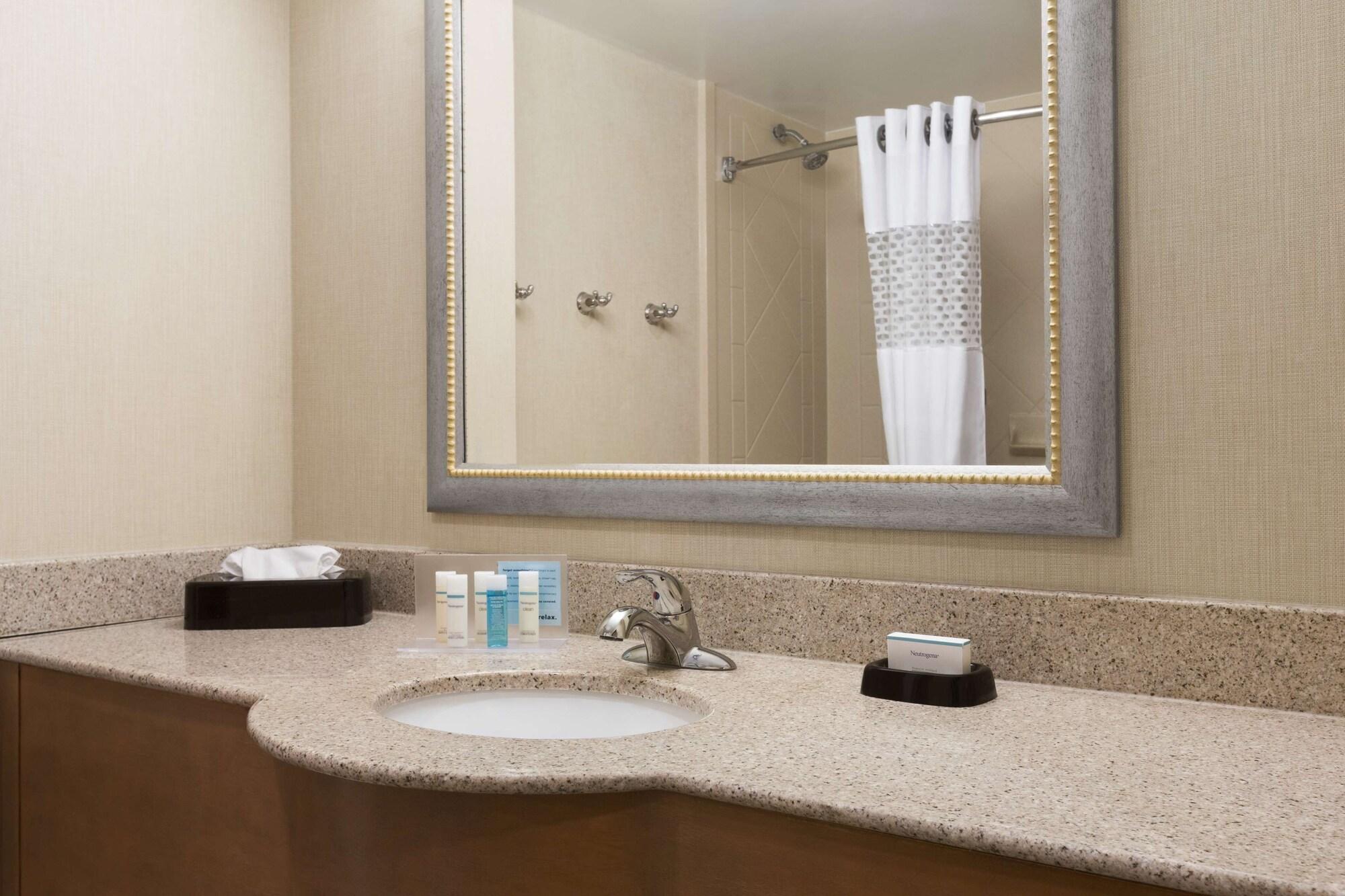 Hampton Inn Birmingham I-65/Lakeshore Drive Exteriör bild